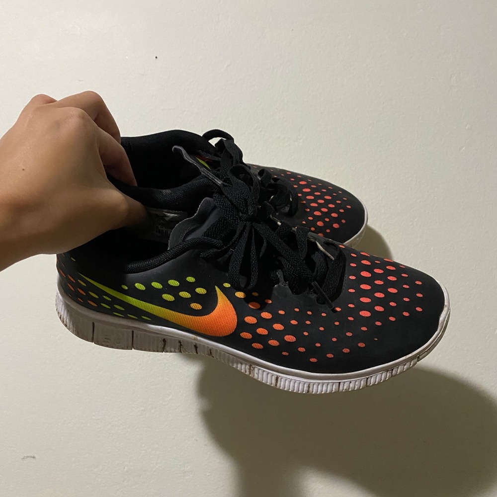 Womens Nike Free Runs